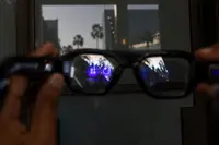 Snap tries to sell consumers on the idea of US$2,195 smart glasses