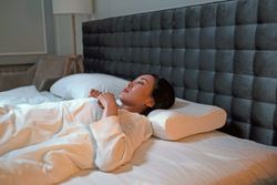 Study:  Women who sleep late eat fewer nutrient-rich foods than early risers