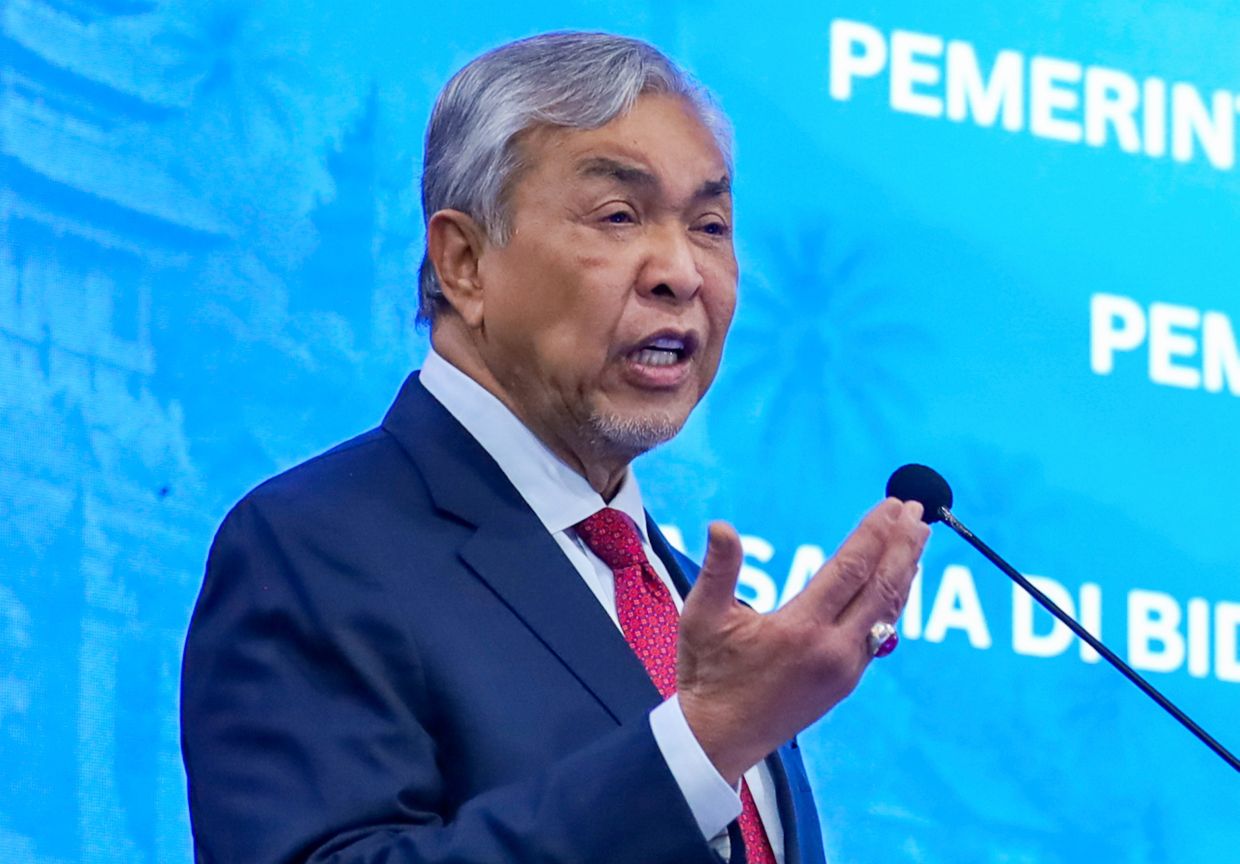 Zahid drückt Dankbarkeit für Najibs bedingte Begnadigung aus und sagt ...