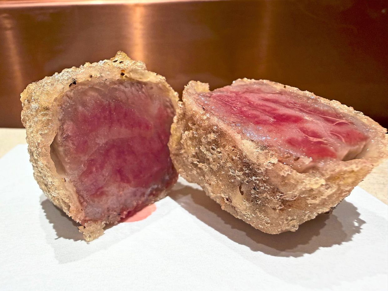 The wagyu tempura at Tentsuru was so skilfully made to perfection.
