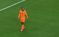 Soccer-Van Dijk stays on but Depay omitted from Xavi’s first Netherlands squad