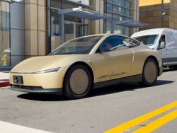Tesla's no-brake-pedal robotaxis raise questions from US authorities