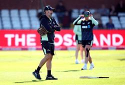 Cricket-Sawyer leaves role as New Zealand women's coach