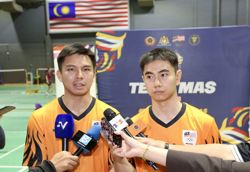 Former great Jalani urges shuttlers to defy odds in mission to end 20-year wait