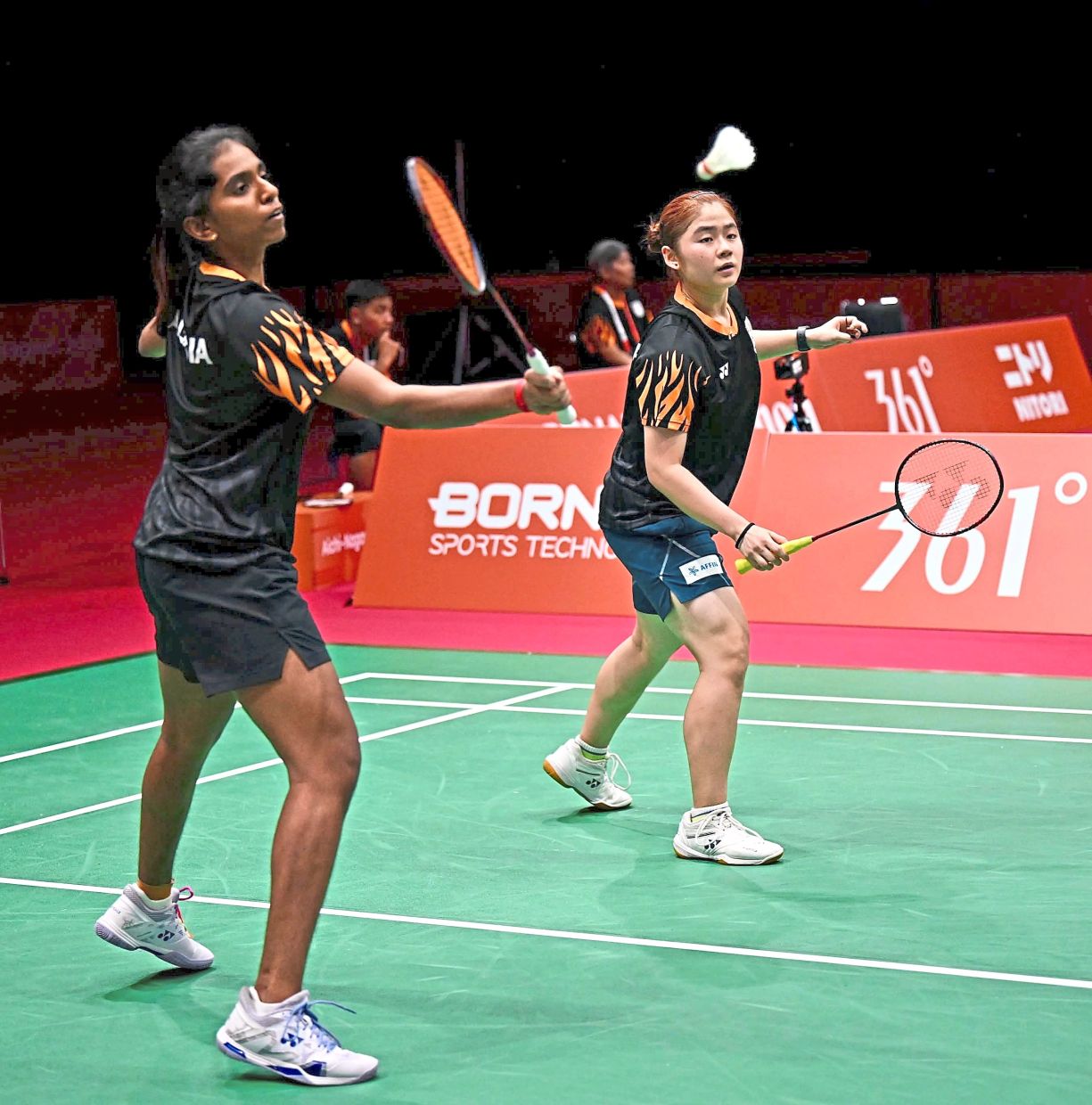 M. Thinaah (left) and Cheng Su Yin. — NSC