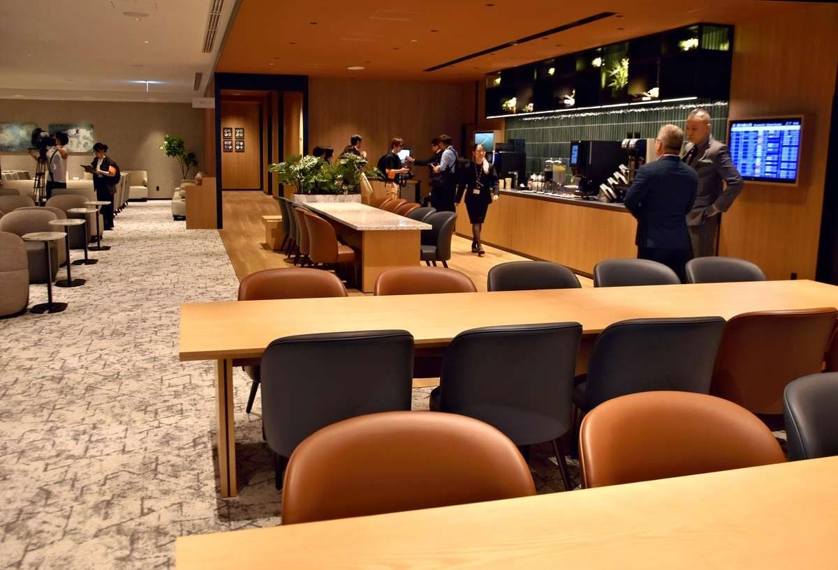 The newly established Plaza Premium Lounge in front of the domestic flight boarding gates at Chubu Airport. - Photo: The Yomiuri Shimbun