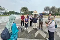 Fourteen complete Brunei's basic tour guide course