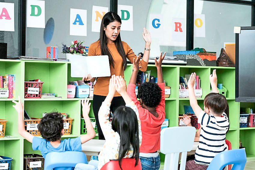 Learning standard English, Pillai says, does not mean Malaysians have to abandon the colloquial variety. — 123rf