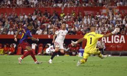 Soccer-Raphinha hat-trick maintains Barcelona’s perfect LaLiga start