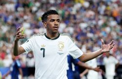 Soccer-Saudi drop Al Juwayr from Gulf Cup squad over 'disciplinary' issue