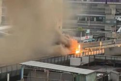 Bangkok MRT track fire prompts evacuation from station building, causing a 60-minute delay