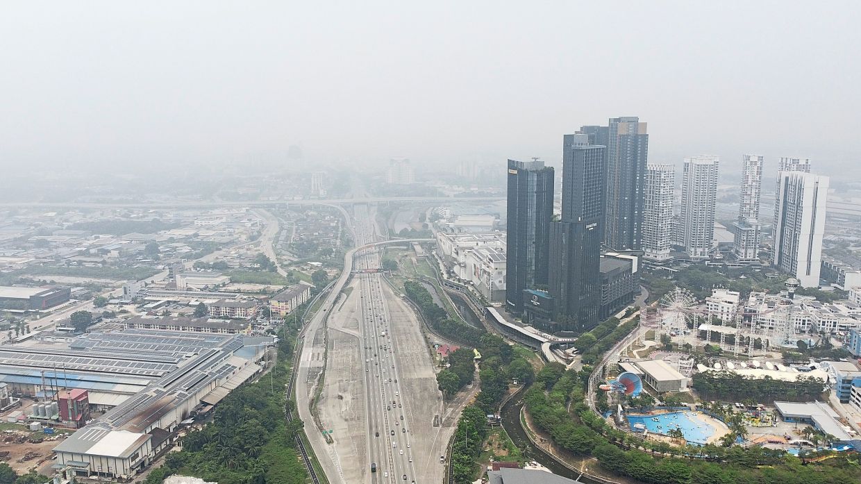 Unhealthy air blankets Selangor