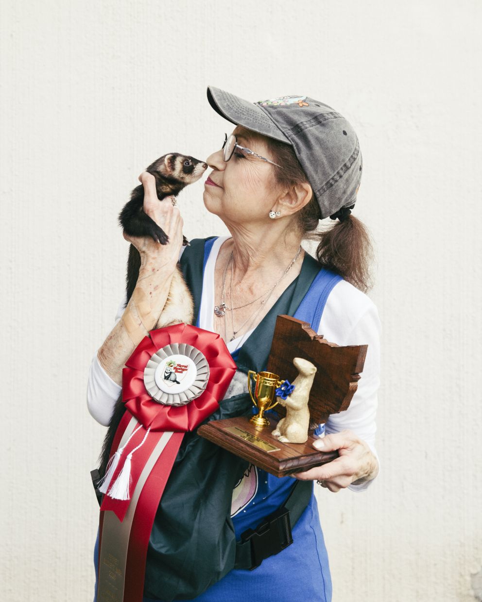 Cruse holds Hammi, who took home the Best in Show award.