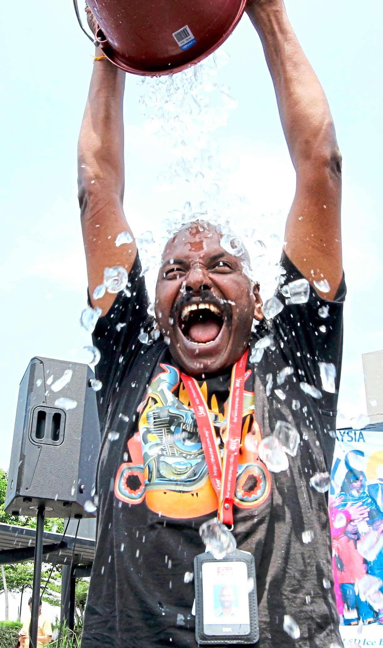 While the Ice Bucket Challenge, which originally aimed to raise funds for amyotrophic lateral sclerosis (ALS) research, is generally safe, many other social media challenges are not. — Filepic