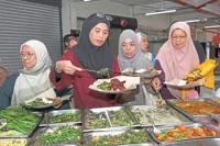 MBSA dishes out free meals to 300 people in Shah Alam
