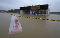 Typhoon approaches eastern Japan, prompting flood and landslide warnings