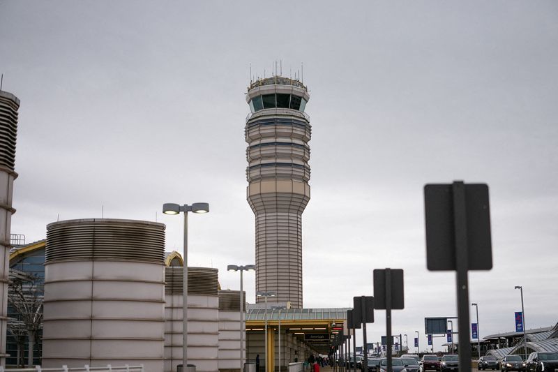 FAA begins use of AI tool in bid to reduce flight delays