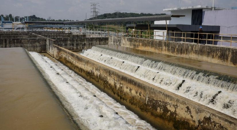 The Langat 2 Water Treatment Plant (LRA Langat 2) project is the largest in Southeast Asia, with construction having commenced in March 2014. The plant is capable of supplying 1,130 million liters of water per day (MLD) to residents of the Klang Valley, thereby boosting water supply reserves in Selangor.