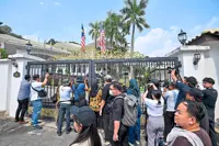 Police and Prisons Dept check Najib’s residence