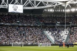 Soccer-Juventus fined after supporters interrupt minute's silence for Mazzola
