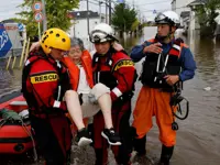 Typhoon Dujuan death toll rises to nine in Japan, four still missing