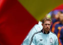Soccer-Motivated De Bruyne wants to keep playing for Belgium