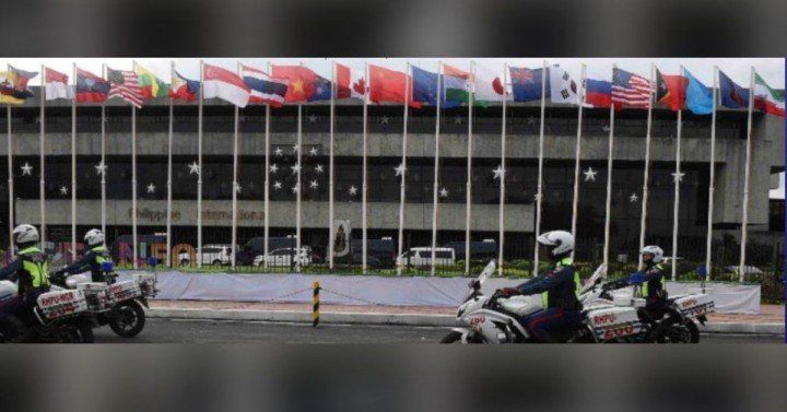 Photo: The Star NCR Workers React to DOLE Pay Rules for ASEAN Summit