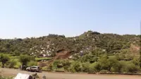 Yemen says government forces repel Houthi push on key Taiz-Aden route