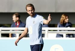 Soccer-Kane considers NFL kicking career after soccer