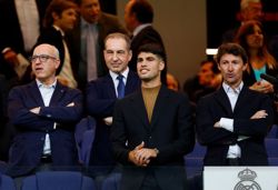 Tennis-Lifelong fan Alcaraz 'suffering' as Real Madrid off to a slow start