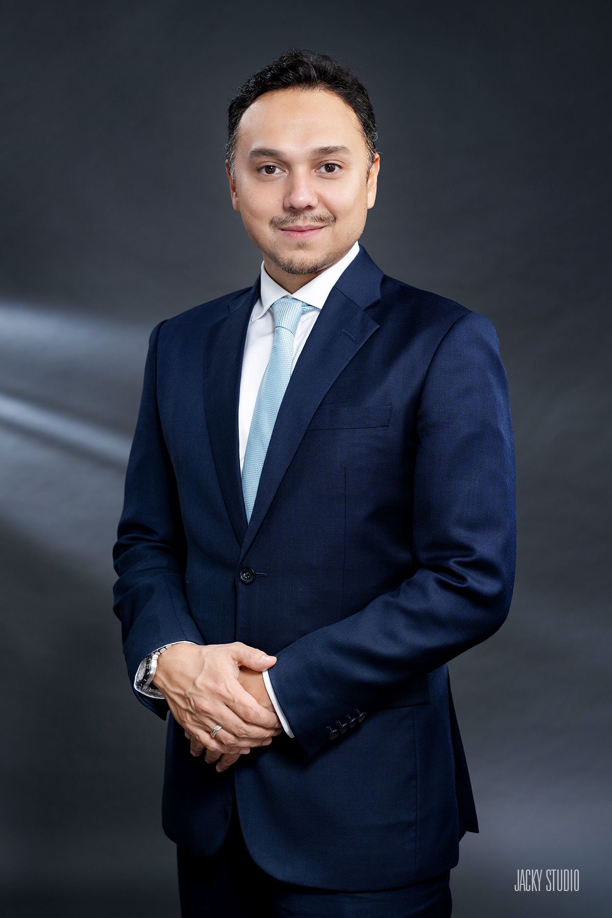 Raja Amir Shah Raja Azwa is a seniorbanker with an international bank inMalaysia. He chairs the JC3 Sub-Committee on Engagement andCapacity Building, the MalaysiaInternational Islamic Financial CentreBusiness Network and the soon-tobe-launched Association ofSustainability Professionals.