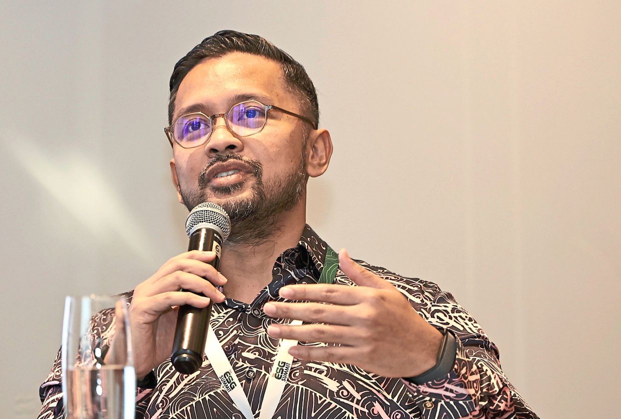 Muazzam shares that sustainable investment must go hand in hand with financial discipline. 