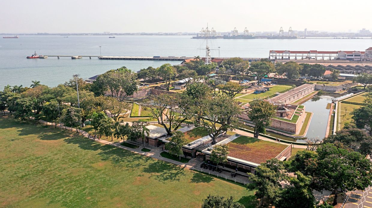 Astaka Kota Selera is situated next to Fort Cornwallis and within the Unesco World Heritage zone of George Town.