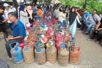 Groups warn gas curbs threaten output and jobs