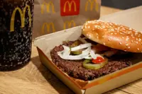 McDonald’s expects inflation to keep traffic flat