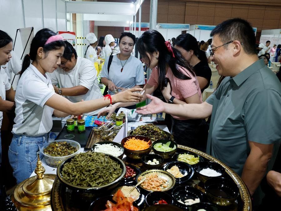 People attend an event to celebrate the Mid-Autumn Festival in Yangon, Myanmar, Sept. 23, 2026. - Photo: Xinhua