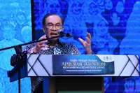 Country will be crippled if driven by anger, must be guided by knowledge instead, says Anwar