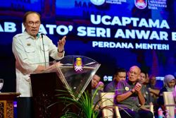 PM Anwar says he’s still waiting for Loke’s official resignation letter