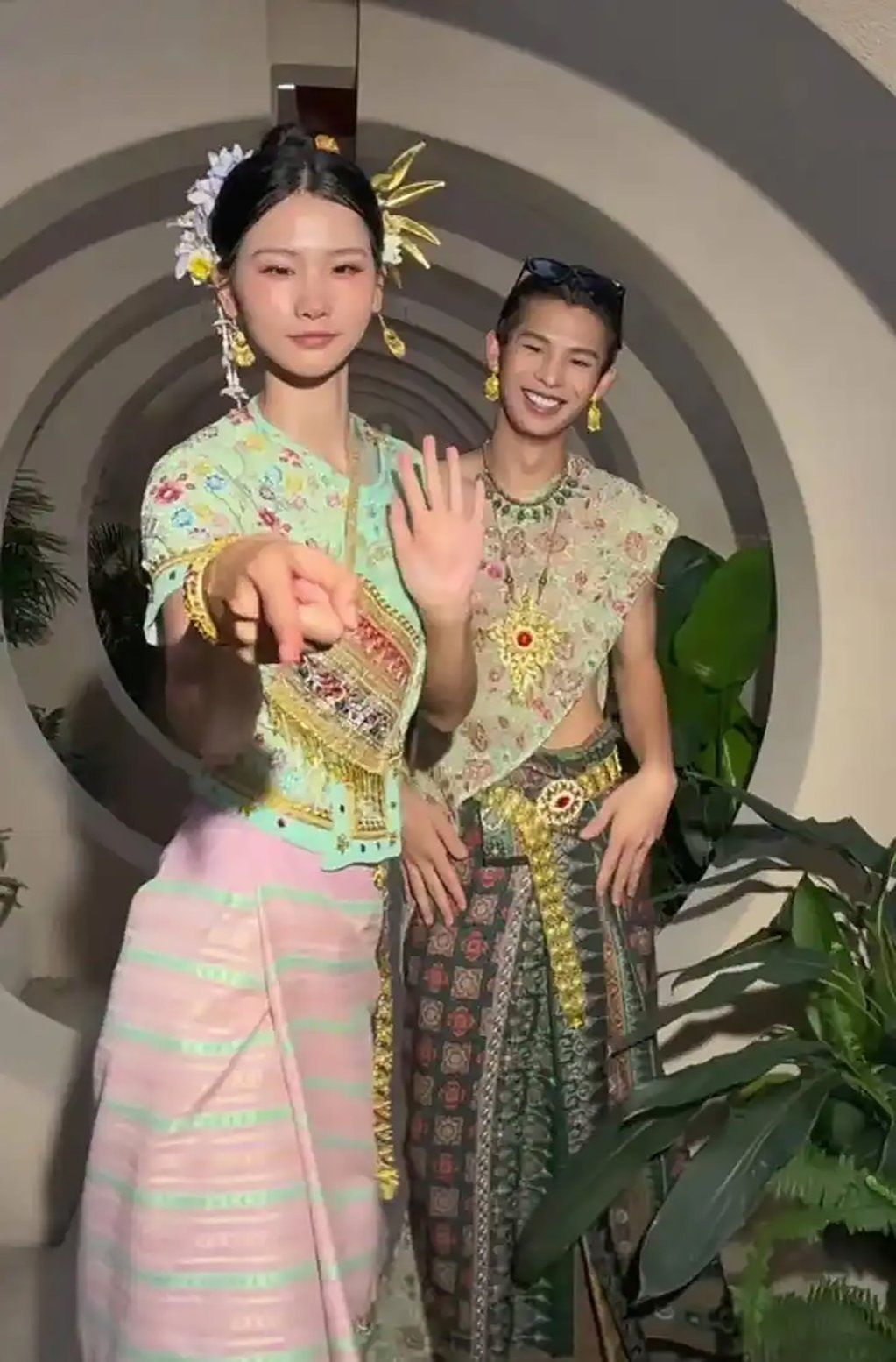 Leng, left, was scouted by self-made “village supermodel” Lu Xianren, right, who publicly praised Leng for their striking resemblance. -- Photo: Baidu