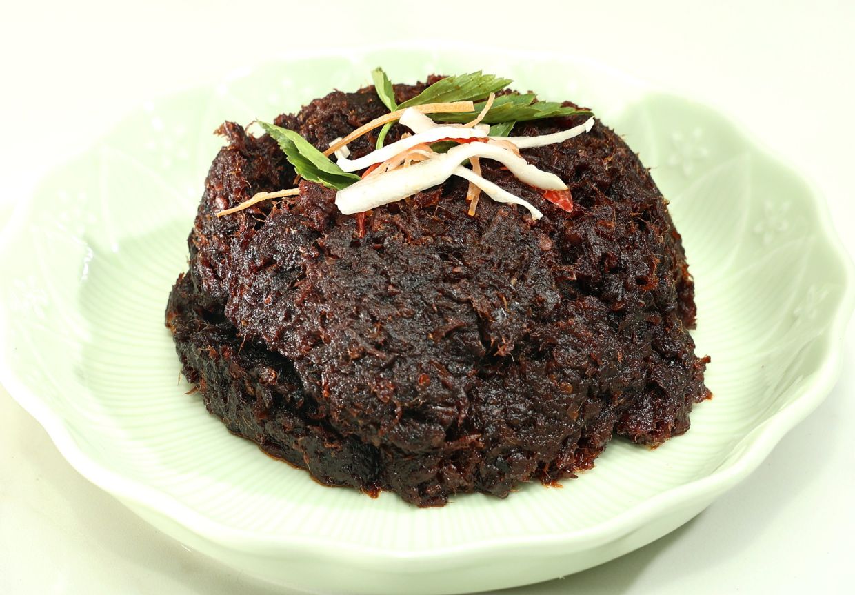 Sliced, fried and pounded to perfection alongside a range of spices, the daging tumbok is a triumphant offering designed for addiction. xcbnbnvvcxxxch,mnbvc