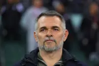Soccer-Georgia replace manager Sagnol with Svanadze after Northern Ireland loss