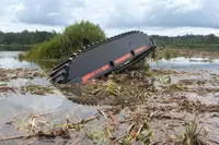 Man drowns after excavator overturns in Tasik Bera