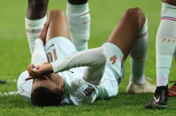 Soccer-Mbappe diagnosed with knee hyperextension, say Real Madrid