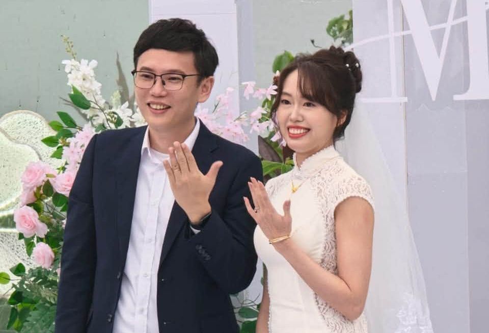 Johor's golden bachelor exco Ting Han ties the knot with partner Mei Yee