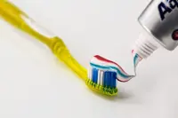 QuickCheck: Does putting toothpaste on a burn help it heal?