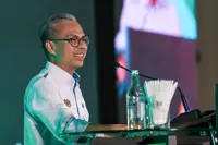 Govt urges telcos to lower diesel use at 60,000 comms towers nationwide