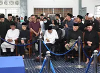 Anwar, Dr Wan Azizah arrive at funeral prayers for Tun Dr Siti