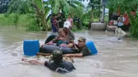 Heavy rain displaces thousands as floods hit 10 Cambodian provinces