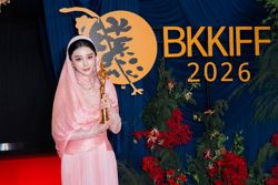 Fan Bingbing wins top acting award for her role in Malaysian film 'Mother Bhumi' at Bangkok Film Festival