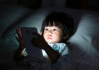 More toddlers in S. Korea start using smartphones before turning two: Report